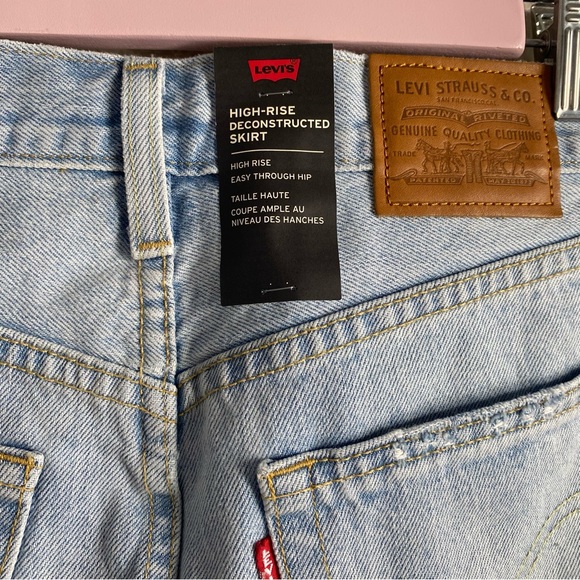 Levi’s High Rise Deconstructed Light Wash Denim Shirt size 25 - Picture 7 of 7